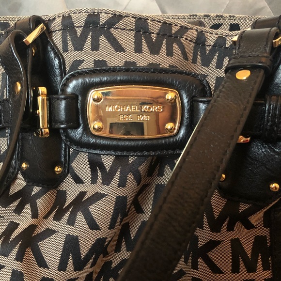 ❗️Sold❗️Michael Kors Purse Traditional MK Print - Picture 2 of 8
